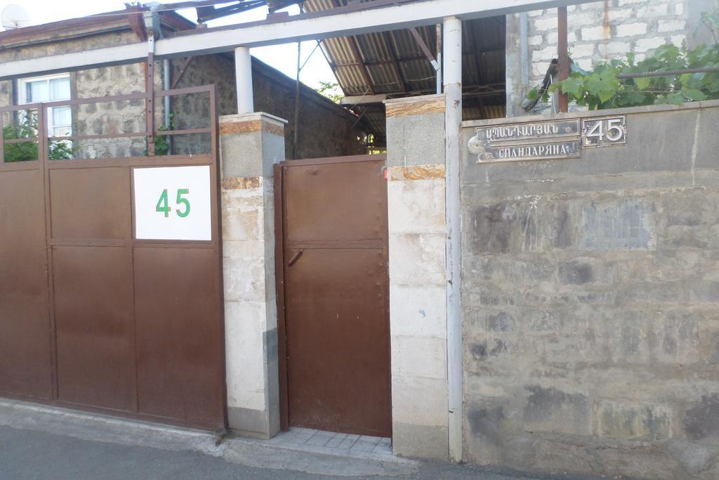 Spandaryan House Yeghegnadzor Exterior photo